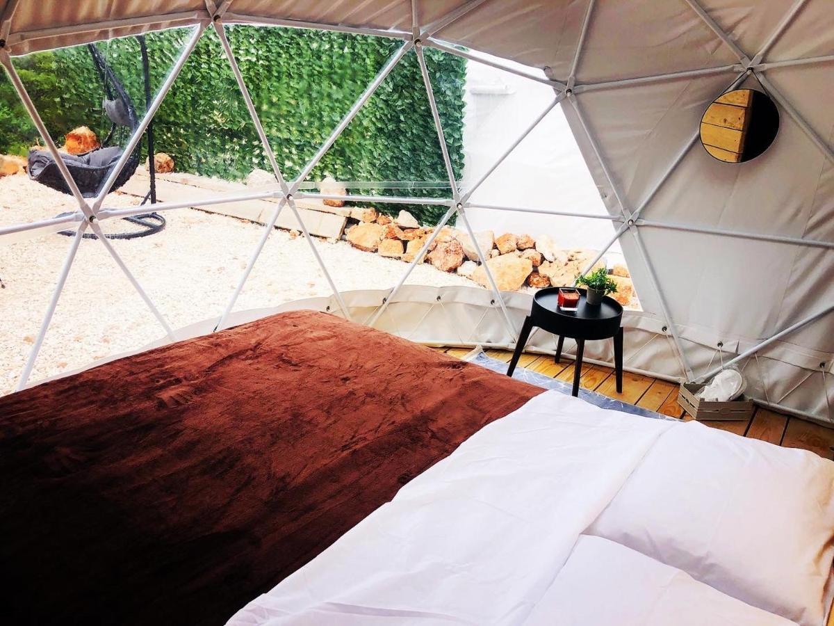 Вілла Glamping Peninsula Lustica Rose Тиват Екстер'єр фото