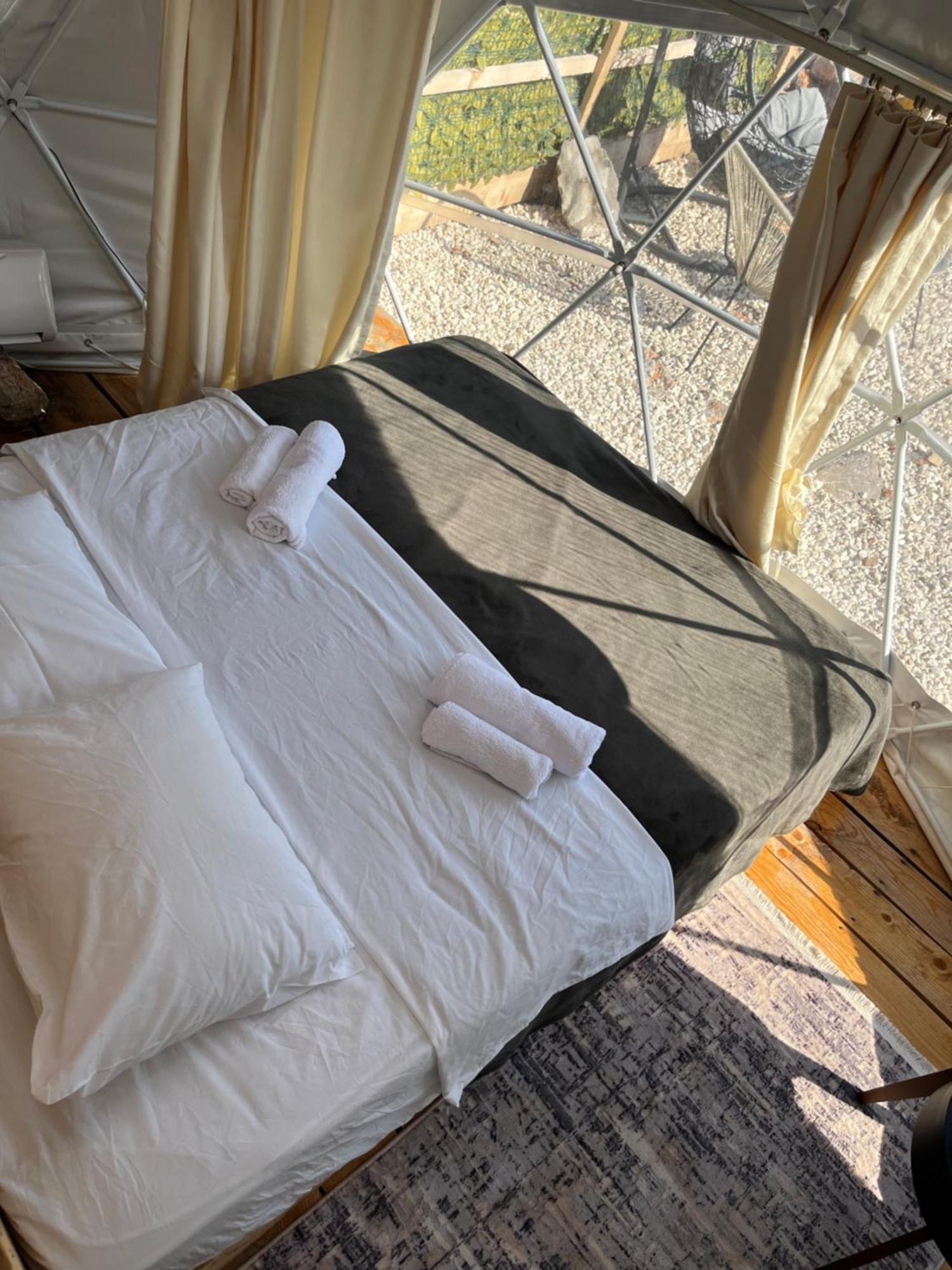 Вілла Glamping Peninsula Lustica Rose Тиват Екстер'єр фото