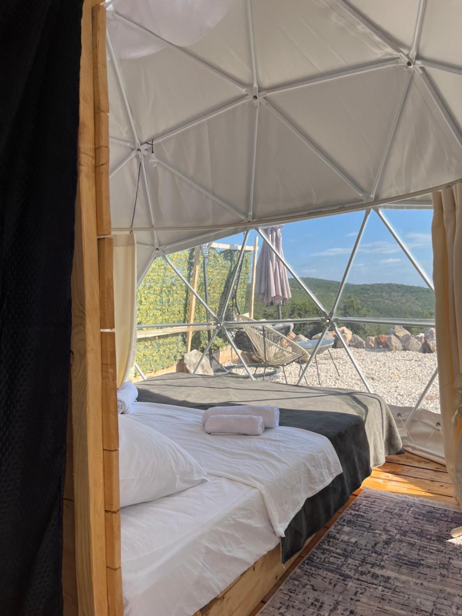 Вілла Glamping Peninsula Lustica Rose Тиват Екстер'єр фото
