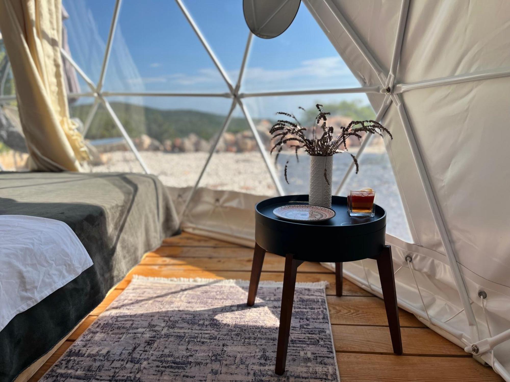 Вілла Glamping Peninsula Lustica Rose Тиват Екстер'єр фото