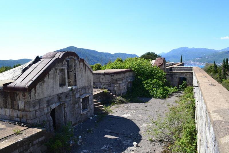 Вілла Glamping Peninsula Lustica Rose Тиват Екстер'єр фото